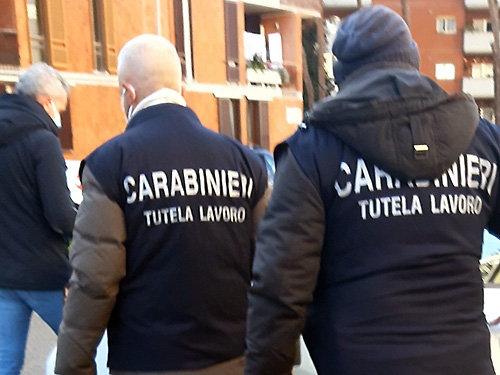 Controlli serrati del Nucleo Carabinieri Ispettorato del Lavoro: due denunce e due sanzioni